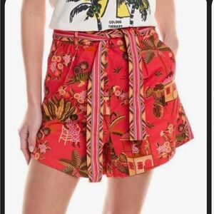 Farm Rio Secret Garden shorts size medium NWT❤️